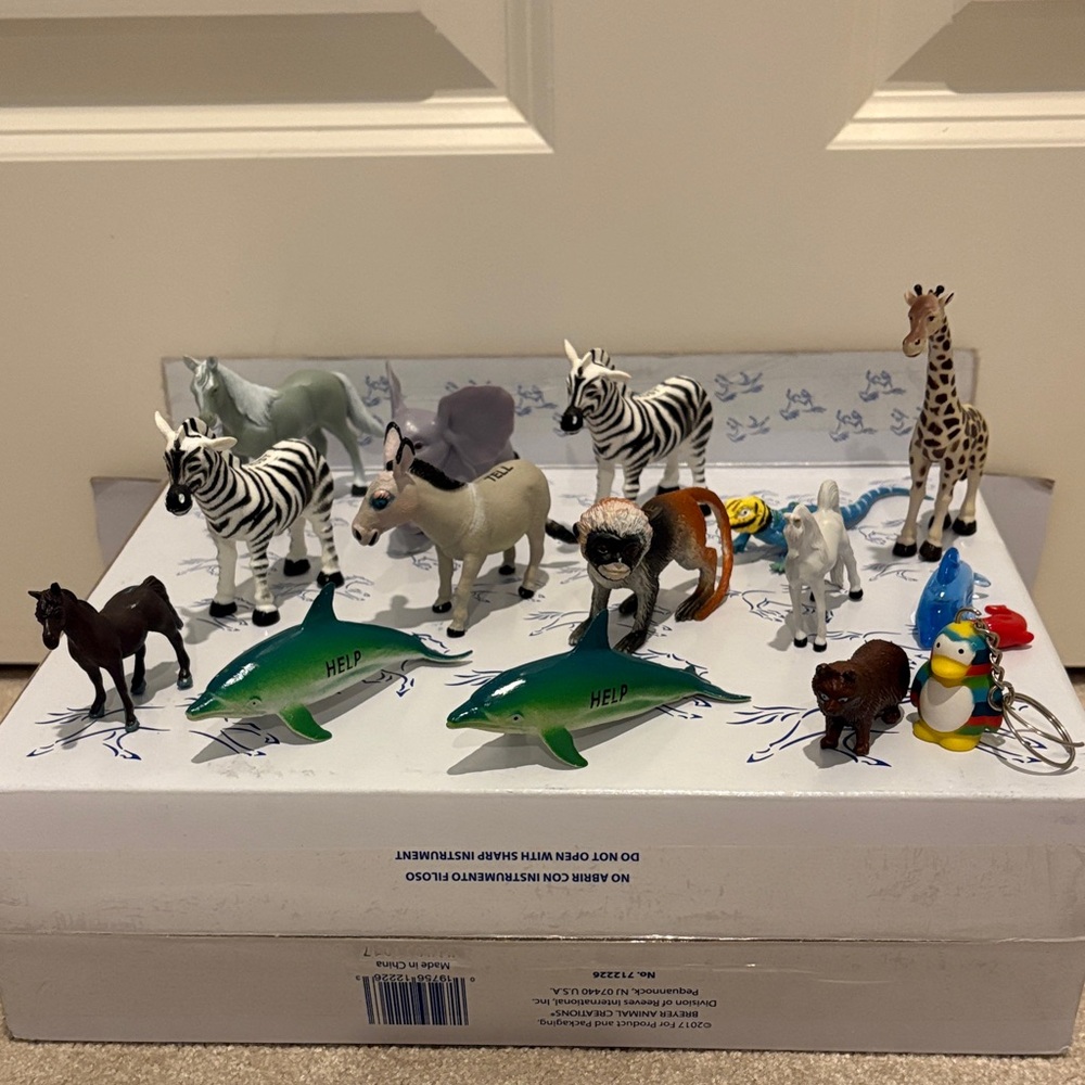 Animal Figurine Playset with Dolphins and Penguins